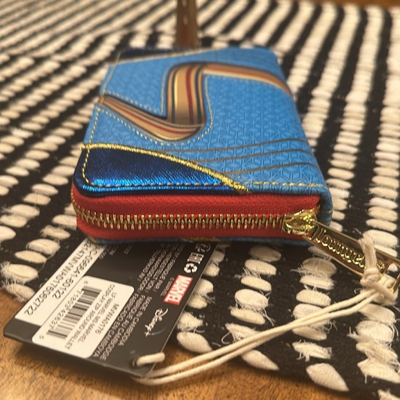 LOUNGEFLY Disney MARVEL Ms. Marvel Cosplay Zip Around Wallet - Picture 5 of 16